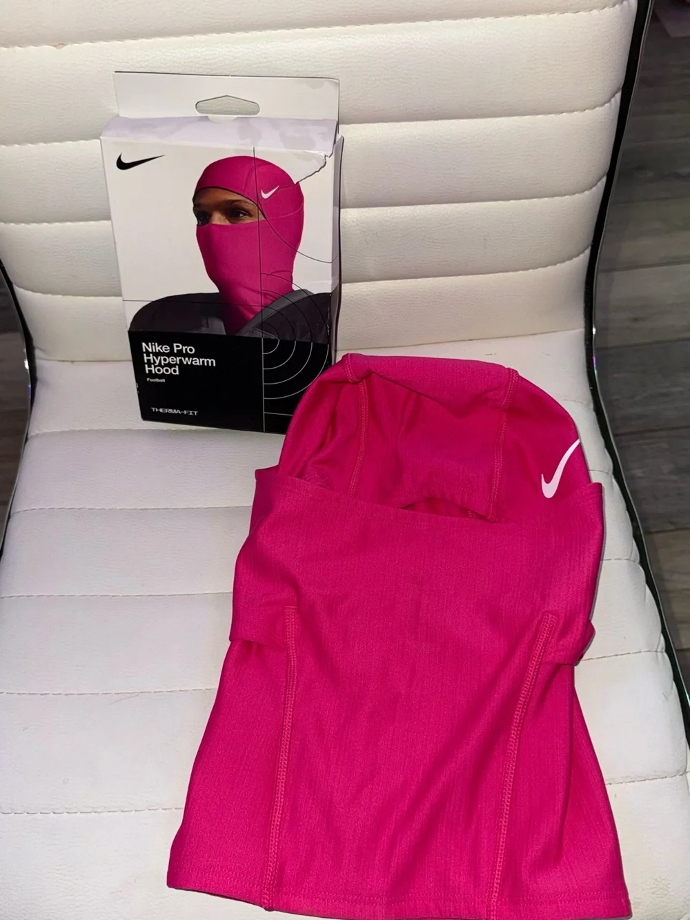 Nike Pro Hyperwarm Hood in Hot Pink